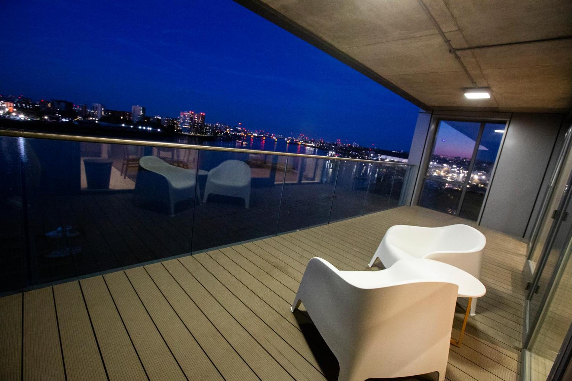 Waterfront- London Greenwich O2 Arena 2 Bed Flat Экстерьер фото