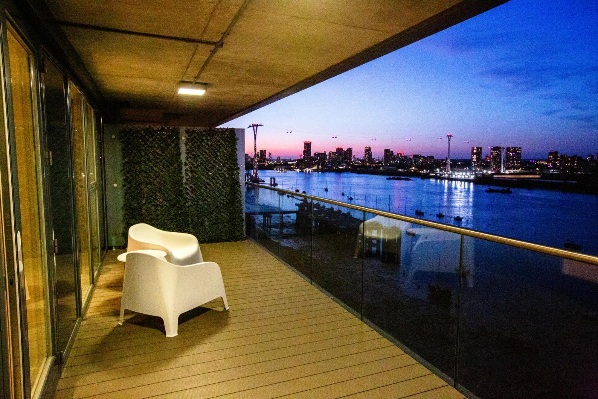 Waterfront- London Greenwich O2 Arena 2 Bed Flat Экстерьер фото
